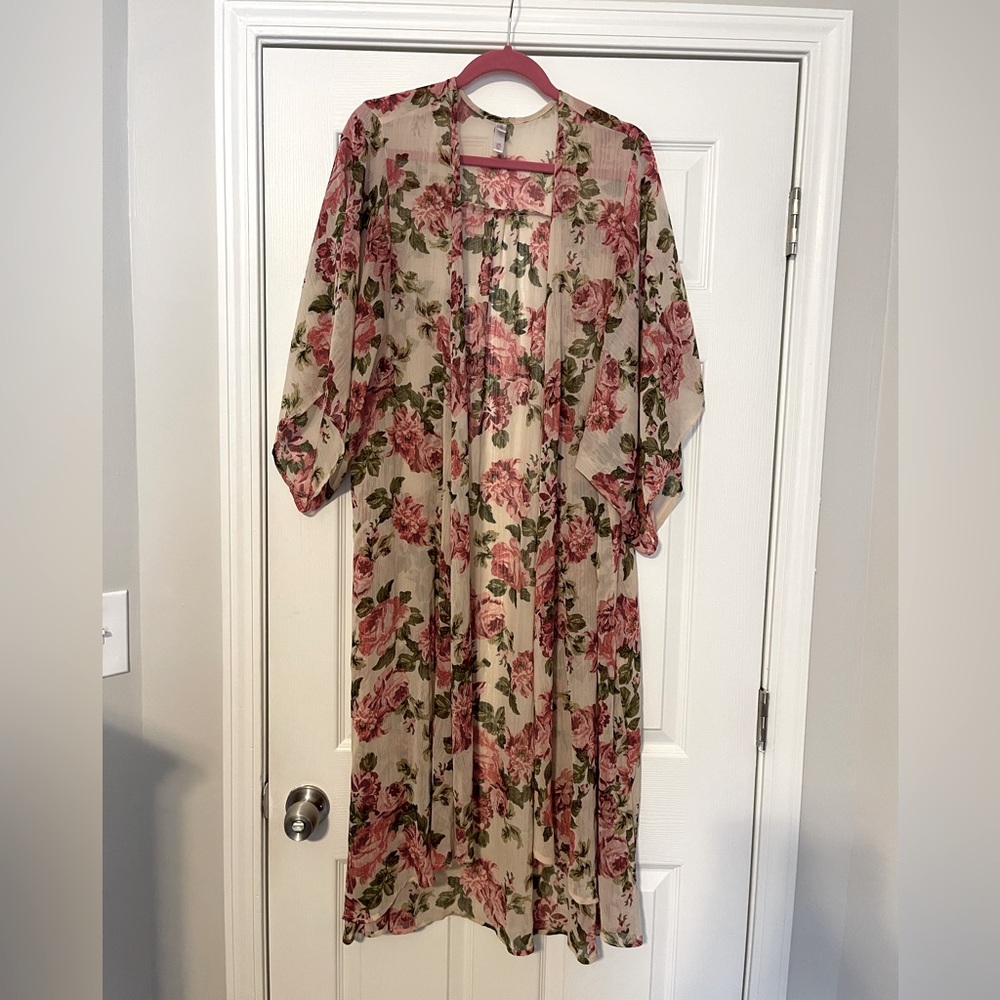 Xhilaration, flowered, flowing kimono, size L